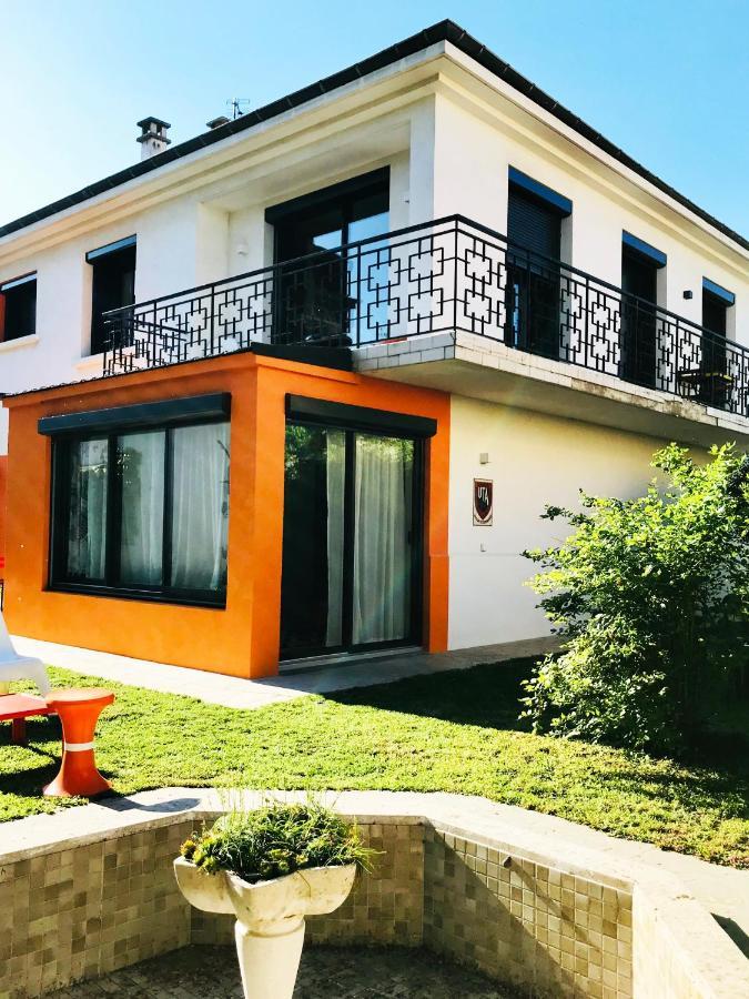 La Maison Pop Appartement Meuble Independant Avec Jardin Romans-sur-Isere Luaran gambar